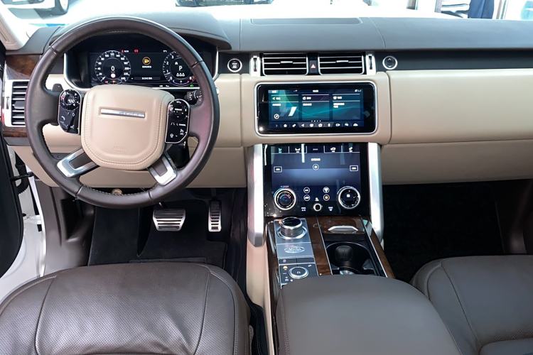 Used Land Rover Range 2021 3.0 L6 Century Extended Classic Edition Interior 3