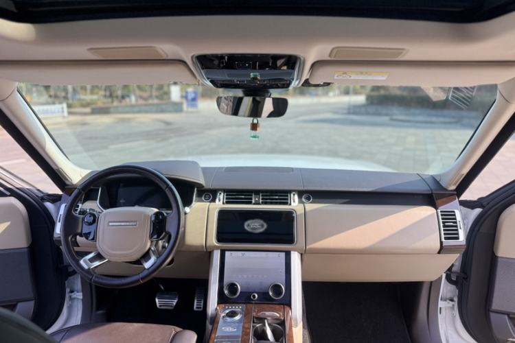 Used Land Rover Range 2021 3.0 L6 Century Extended Classic Edition Interior 3