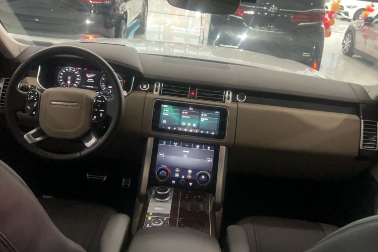 Used Land Rover Range 2021 3.0 L6 Century Extended Classic Edition Interior 3