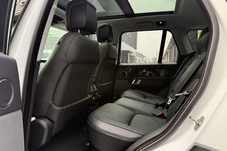 Used Land Rover Range 2021 3.0 L6 Centennial Edition Interior 4