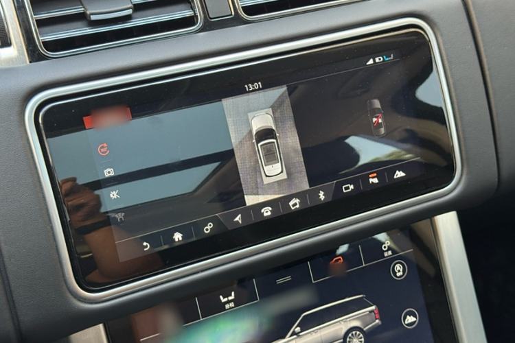 Used Land Rover Range 2021 3.0 L6 Century Extended Classic Edition Interior 4