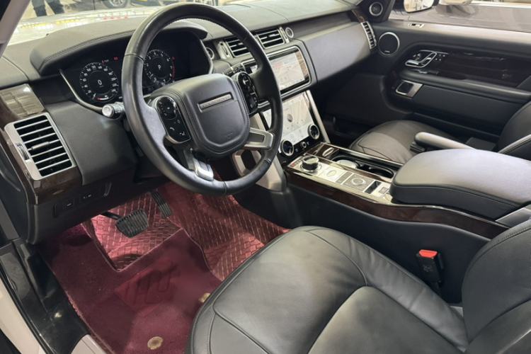 Used Land Rover Range 2021 3.0 L6 Grand Edition Interior 4