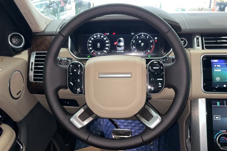 Used Land Rover Range 2021 3.0 L6 Century Extended Classic Edition Interior 4