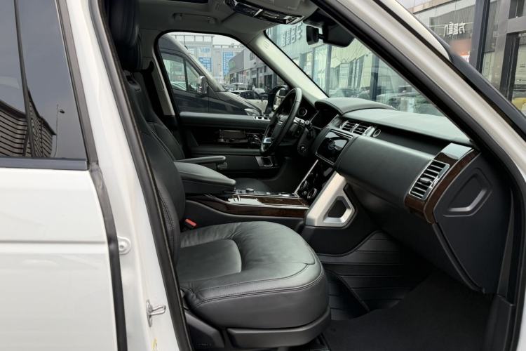 Used Land Rover Range 2021 3.0 L6 Centennial Edition Interior 5