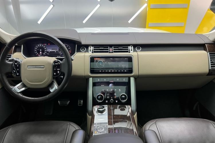 Used Land Rover Range 2021 3.0 L6 Century Extended Classic Edition Interior 5