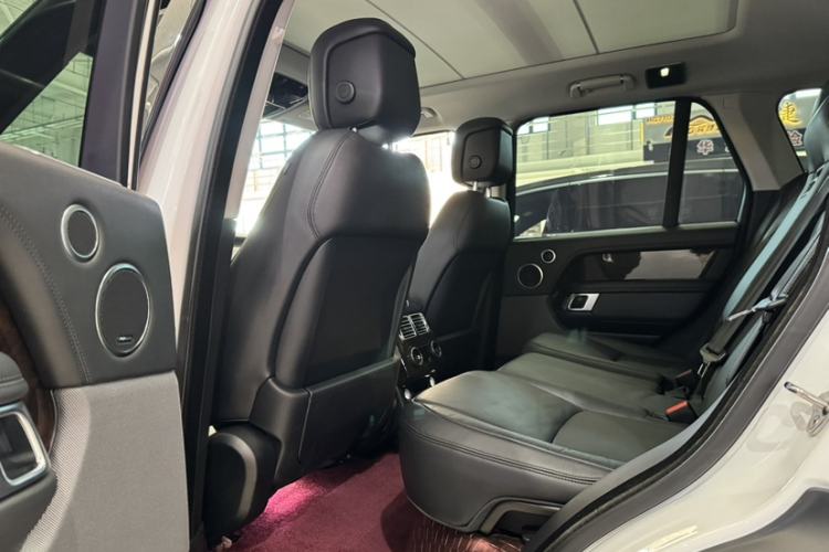 Used Land Rover Range 2021 3.0 L6 Grand Edition Interior 6