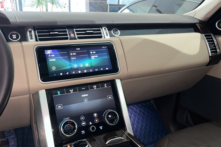 Used Land Rover Range 2021 3.0 L6 Century Extended Classic Edition Interior 6