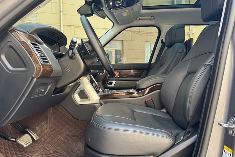 Used Land Rover Range 2021 3.0 L6 Century Extended Classic Edition Interior 7