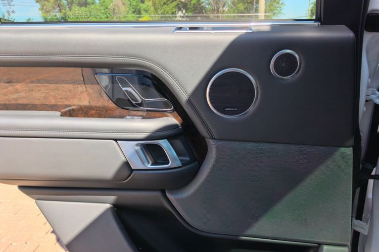 Used Land Rover Range 2021 3.0 L6 Century Extended Classic Edition Interior 7