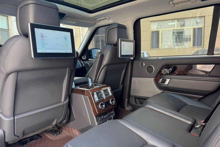 Used Land Rover Range 2021 3.0 L6 Century Extended Classic Edition Interior 8