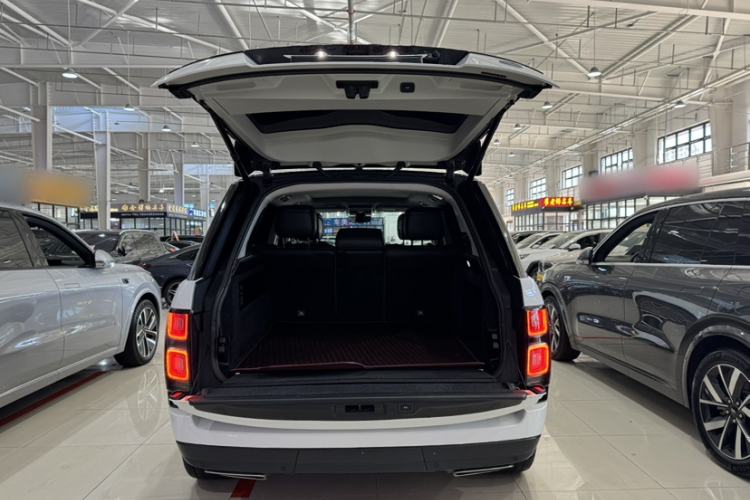 Used Land Rover Range 2021 3.0 L6 Grand Edition Interior 8