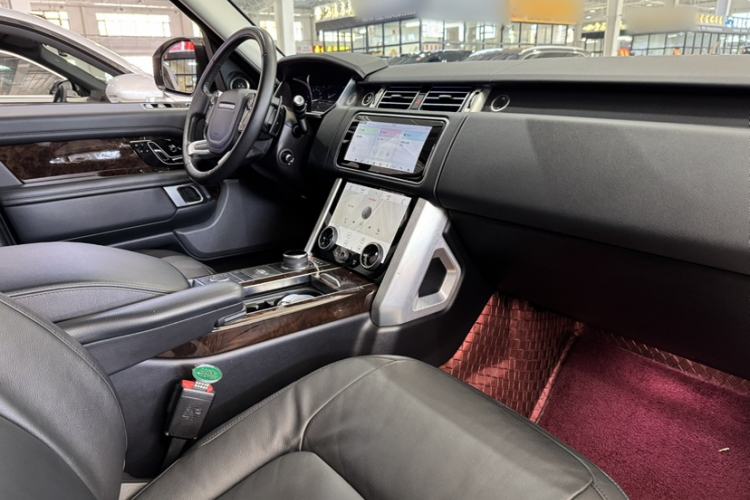 Used Land Rover Range 2021 3.0 L6 Grand Edition Interior 9