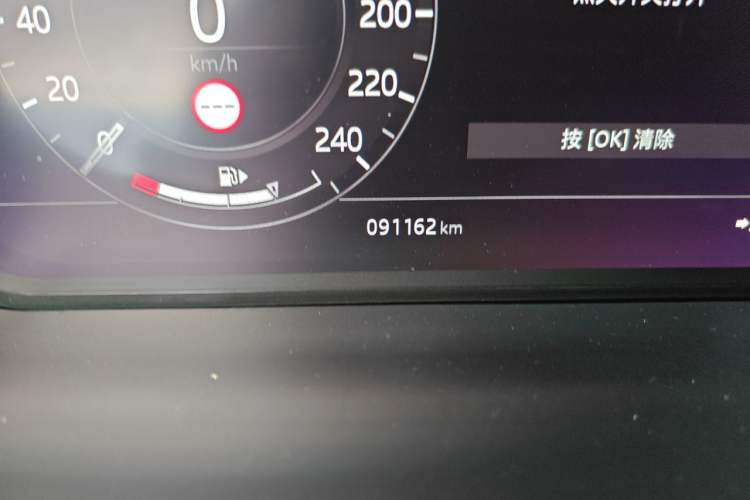 Used Land Rover Range 2021 3.0 L6 Century Extended Classic Edition Odometer Close Up