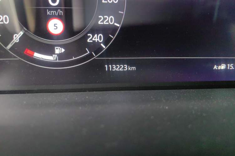 Used Land Rover Range 2021 3.0 L6 Century Extended Classic Edition Odometer Close Up