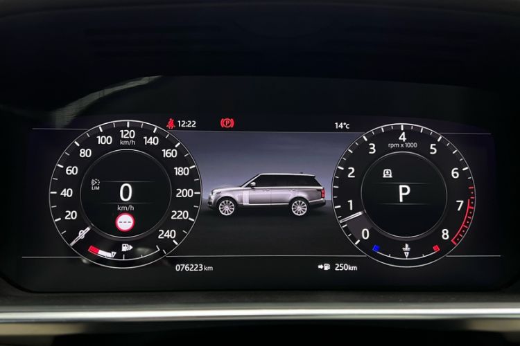 Used Land Rover Range 2021 3.0 L6 Century Extended Classic Edition Odometer Close Up