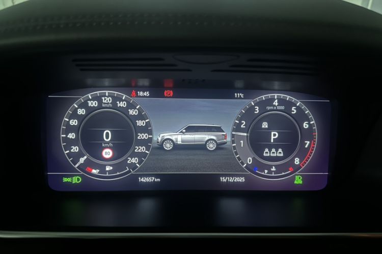 Used Land Rover Range 2021 3.0 L6 Century Extended Classic Edition Odometer Close Up
