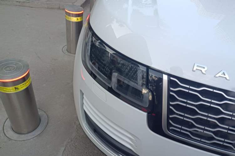 Used Land Rover Range 2021 3.0 L6 Centennial Edition Right Front Headlight