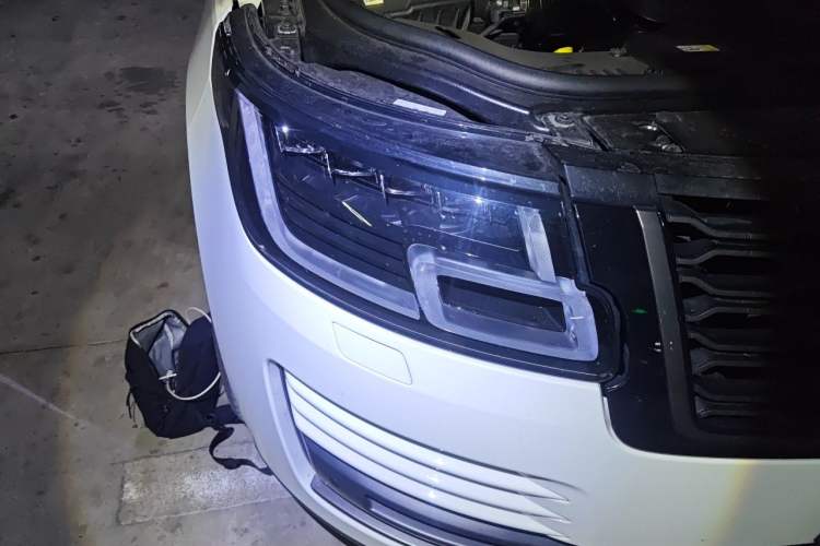 Used Land Rover Range 2021 3.0 L6 Century Extended Classic Edition Right Front Headlight