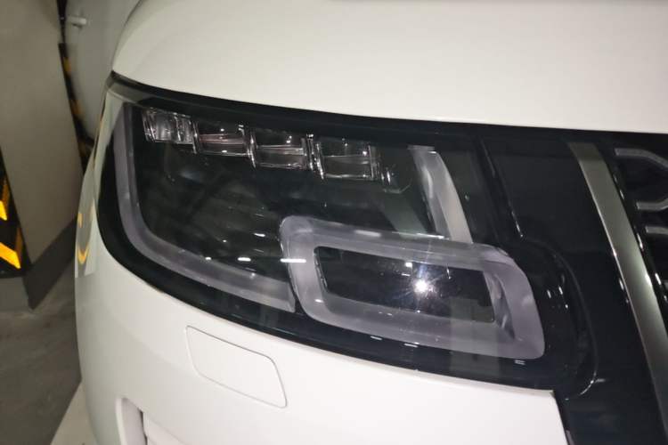 Used Land Rover Range 2021 3.0 L6 Century Extended Classic Edition Right Front Headlight
