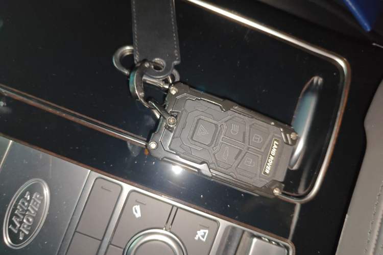 Used Land Rover Range 2021 3.0 L6 Century Extended Classic Edition Vehicle Key