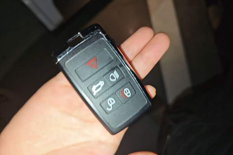Used Land Rover Range 2021 3.0 L6 Century Extended Classic Edition Vehicle Key