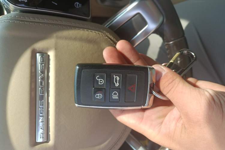 Used Land Rover Range 2021 3.0 L6 Century Extended Classic Edition Vehicle Key