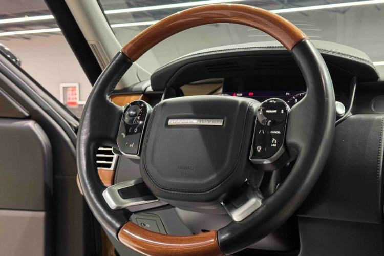 Used Land Rover Range 2021 3.0 L6 50th Anniversary Windstorm Commemorative Edition Interior 10