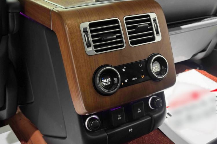 Used Land Rover Range 2021 3.0 L6 50th Anniversary Windstorm Commemorative Edition Interior 11