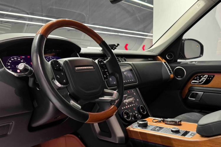 Used Land Rover Range 2021 3.0 L6 50th Anniversary Windstorm Commemorative Edition Interior 8