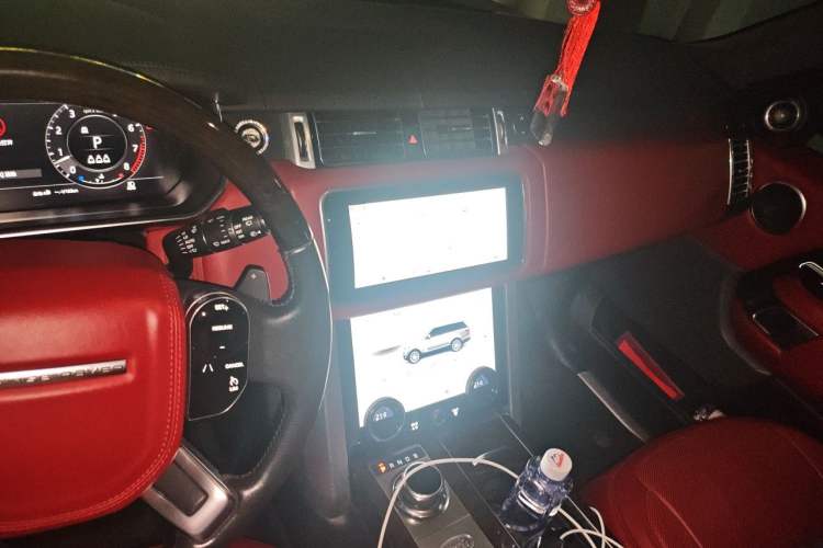 Used Land Rover Range 2022 3.0 L6 360 PS Grand Edition Audio And AC Panel