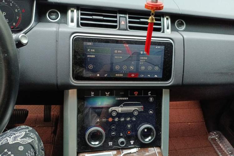 Used Land Rover Range 2022 3.0 L6 360 PS Grand Edition Audio And AC Panel
