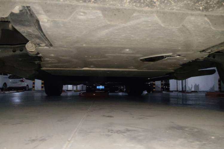 Used Land Rover Range 2022 3.0 L6 400 PS Classic Extended Version Chassis Front