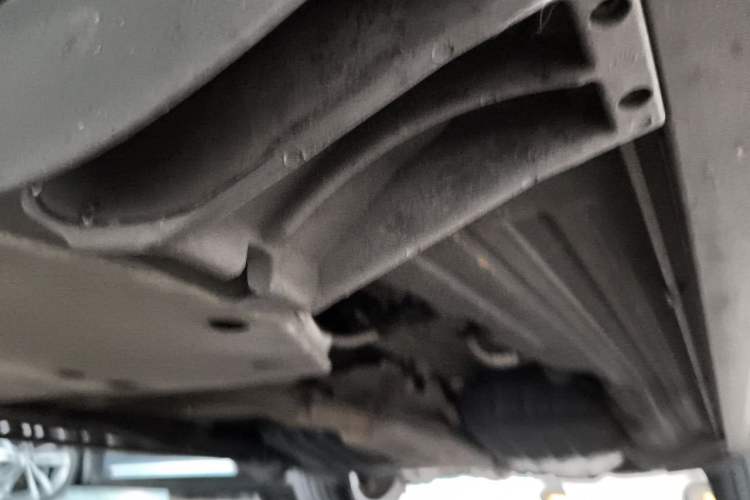 Used Land Rover Range 2022 3.0 L6 400 PS Classic Extended Version Chassis Front Left