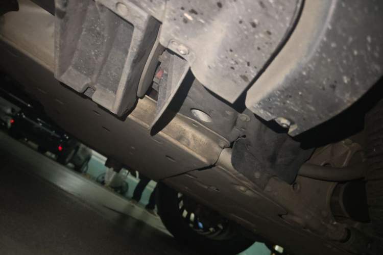 Used Land Rover Range 2022 3.0 L6 400 PS Classic Extended Version Chassis Front Right