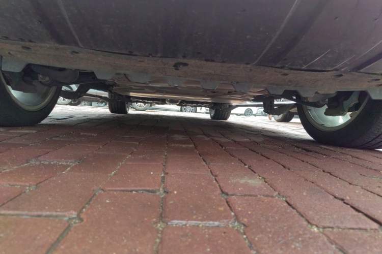 Used Land Rover Range 2022 3.0 L6 400 PS Classic Extended Version Chassis Front
