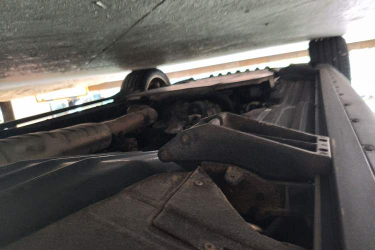 Used Land Rover Range 2022 3.0 L6 400 PS Classic Extended Version Chassis Rear Left