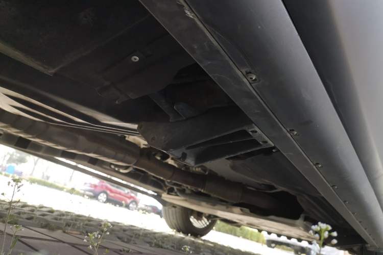 Used Land Rover Range 2022 3.0 L6 400 PS Classic Extended Version Chassis Rear Right