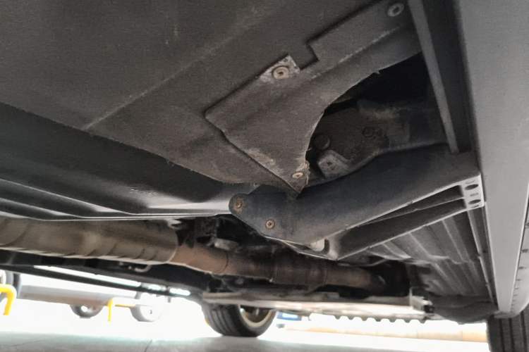 Used Land Rover Range 2022 3.0 L6 400 PS Classic Extended Version Chassis Rear Right