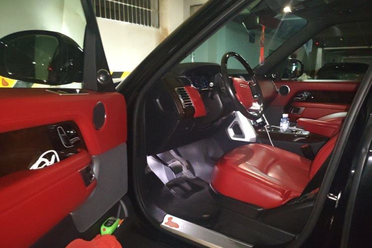 Used Land Rover Range 2022 3.0 L6 360 PS Grand Edition Driver Seat