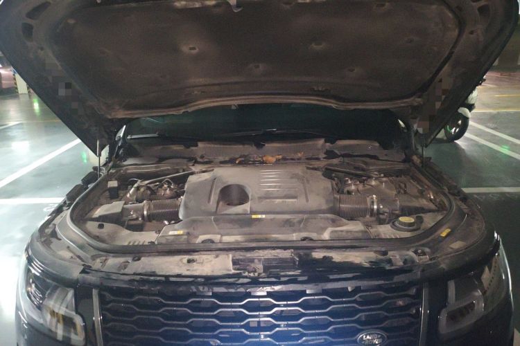 Used Land Rover Range 2022 3.0 L6 360 PS Grand Edition Engine Bay