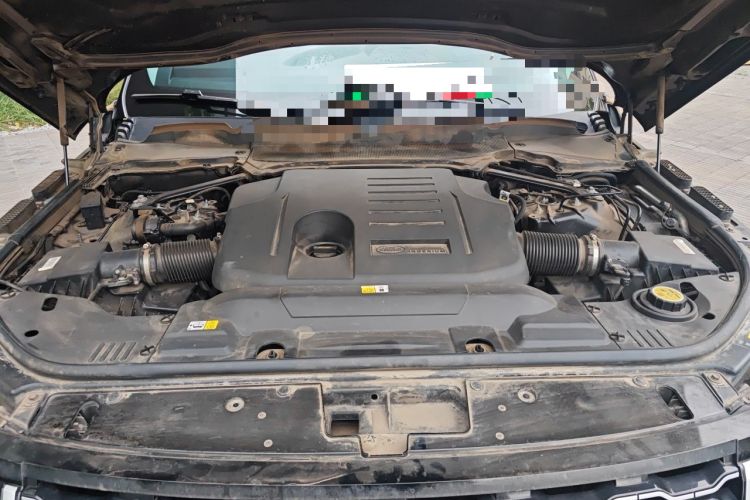 Used Land Rover Range 2022 3.0 L6 360 PS Legacy Edition Engine Bay