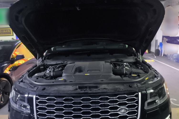 Used Land Rover Range 2022 3.0 L6 360 PS Legacy Edition Engine Bay