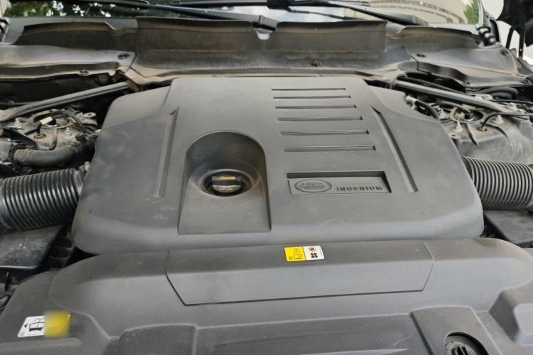 Used Land Rover Range 2022 3.0 L6 360 PS Grand Edition Engine Bay