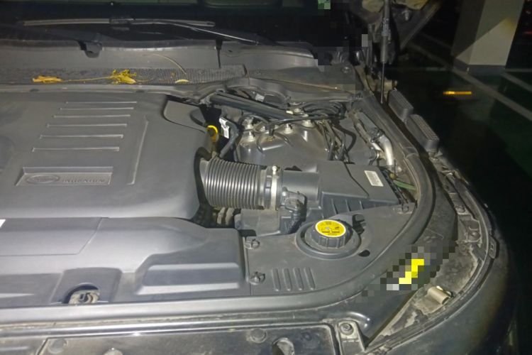 Used Land Rover Range 2022 3.0 L6 360 PS Grand Edition Engine Bay Left
