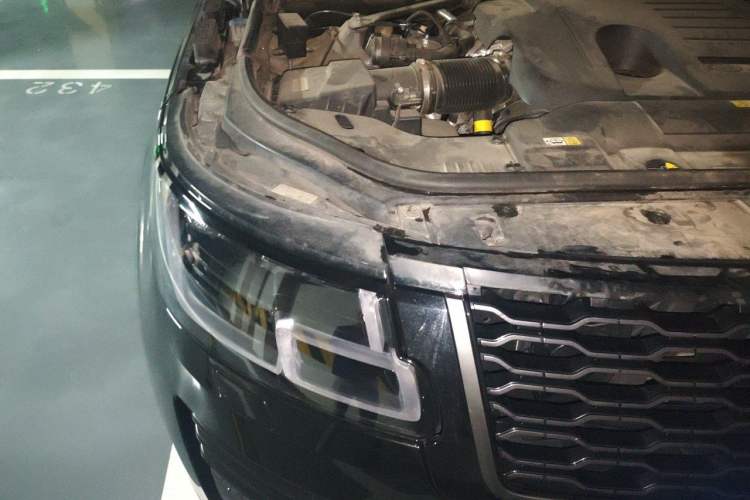 Used Land Rover Range 2022 3.0 L6 360 PS Grand Edition Engine Bay Right