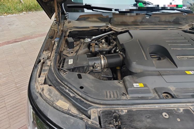 Used Land Rover Range 2022 3.0 L6 360 PS Legacy Edition Engine Bay Right