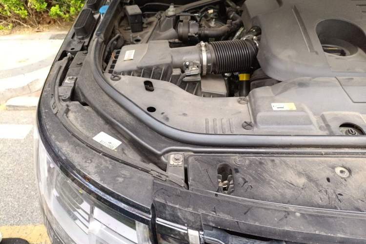Used Land Rover Range 2022 3.0 L6 360 PS Grand Edition Engine Bay Right