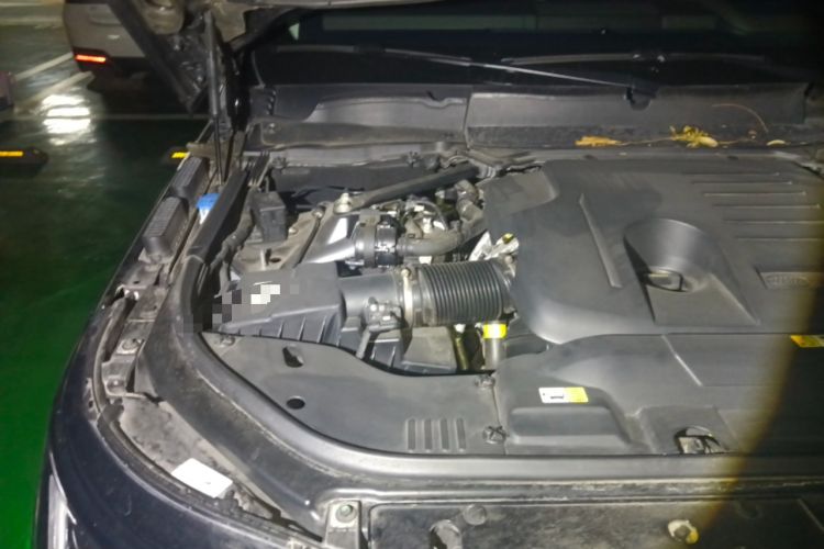 Used Land Rover Range 2022 3.0 L6 360 PS Grand Edition Engine Bay Right