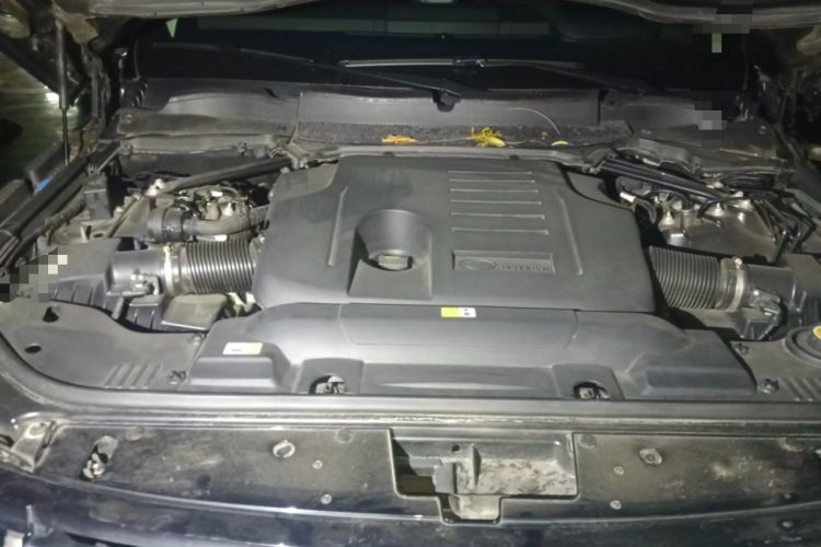 Used Land Rover Range 2022 3.0 L6 360 PS Grand Edition Engine Bay