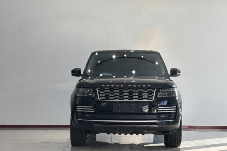 Used Land Rover Range 2022 3.0 L6 400 PS Classic Extended Version Exterior 1